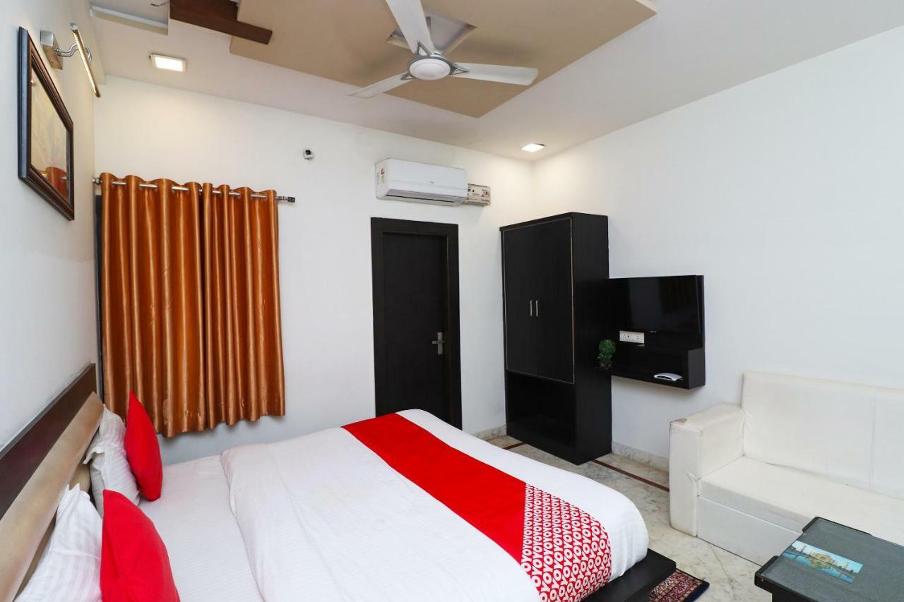 Aaradhya Residency Hotel Agra  Exterior photo